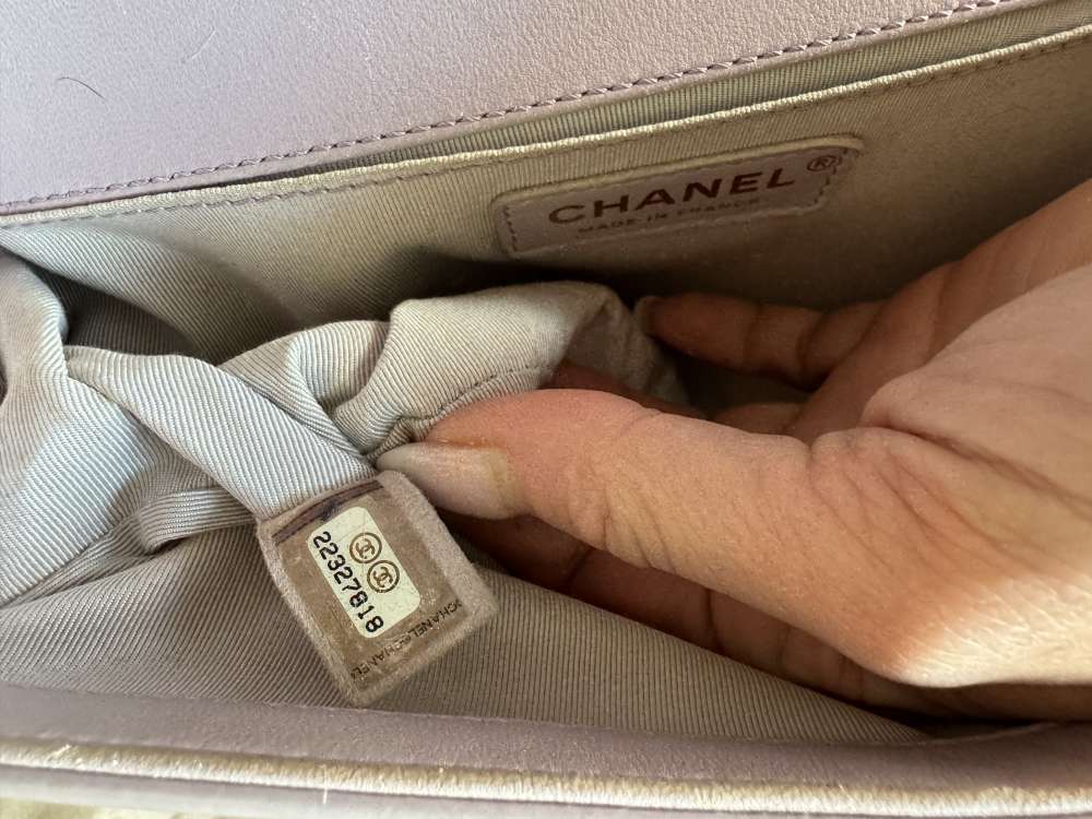 Chanel Purple Quitlted patent leather old medium boy bag