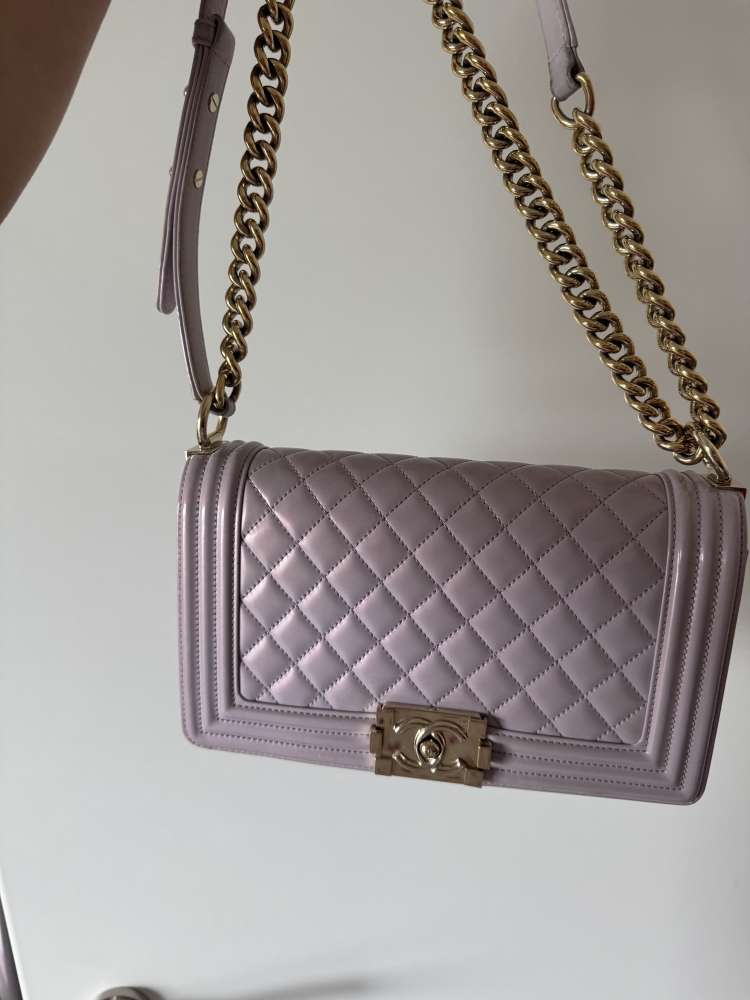 Chanel Purple Quitlted patent leather old medium boy bag
