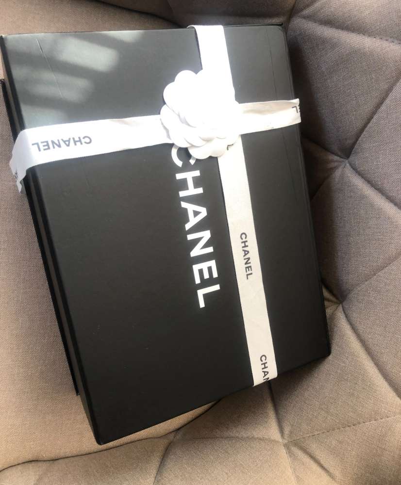 Chanel Purple Quitlted patent leather old medium boy bag