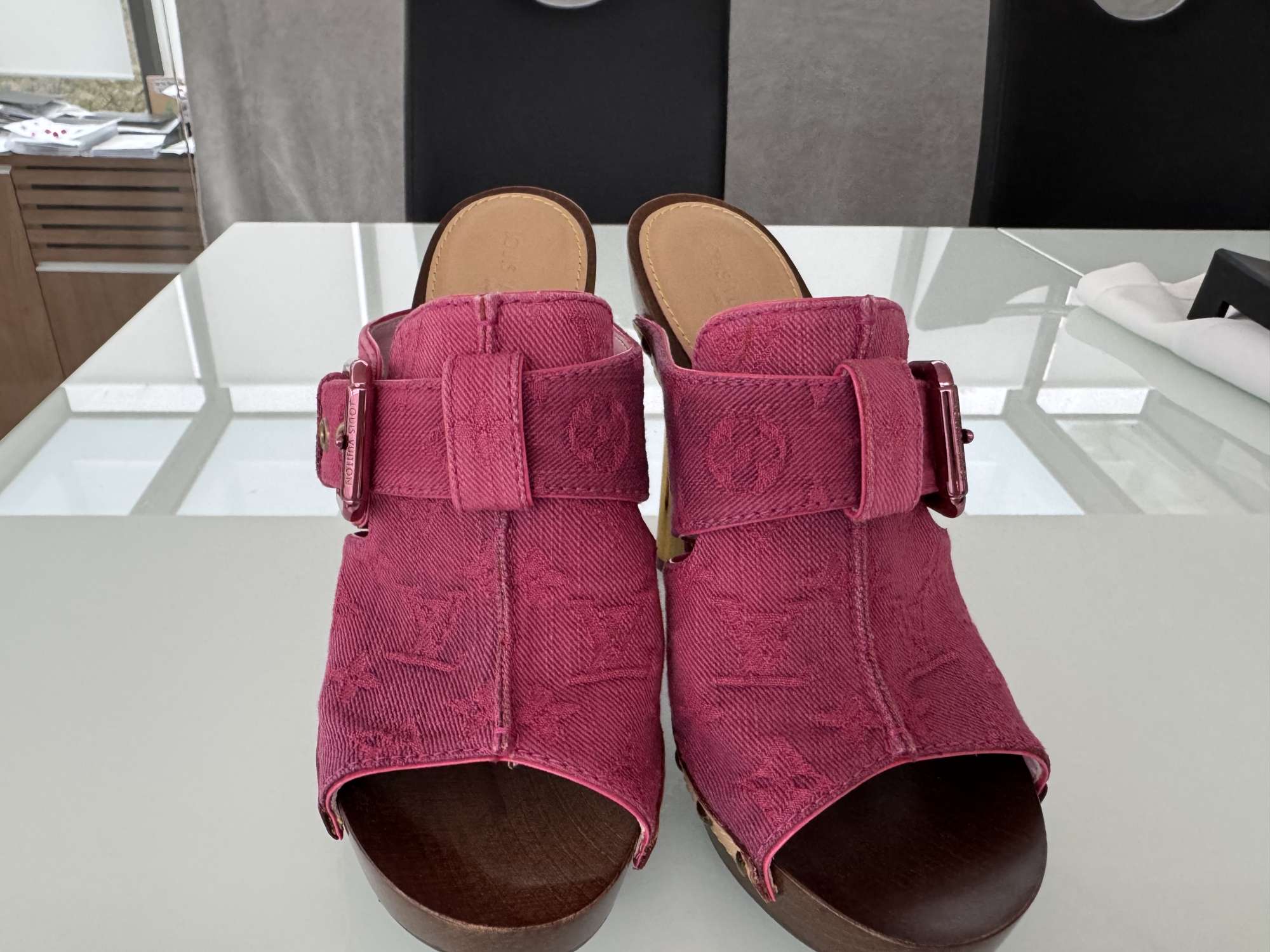 LV Sandalky