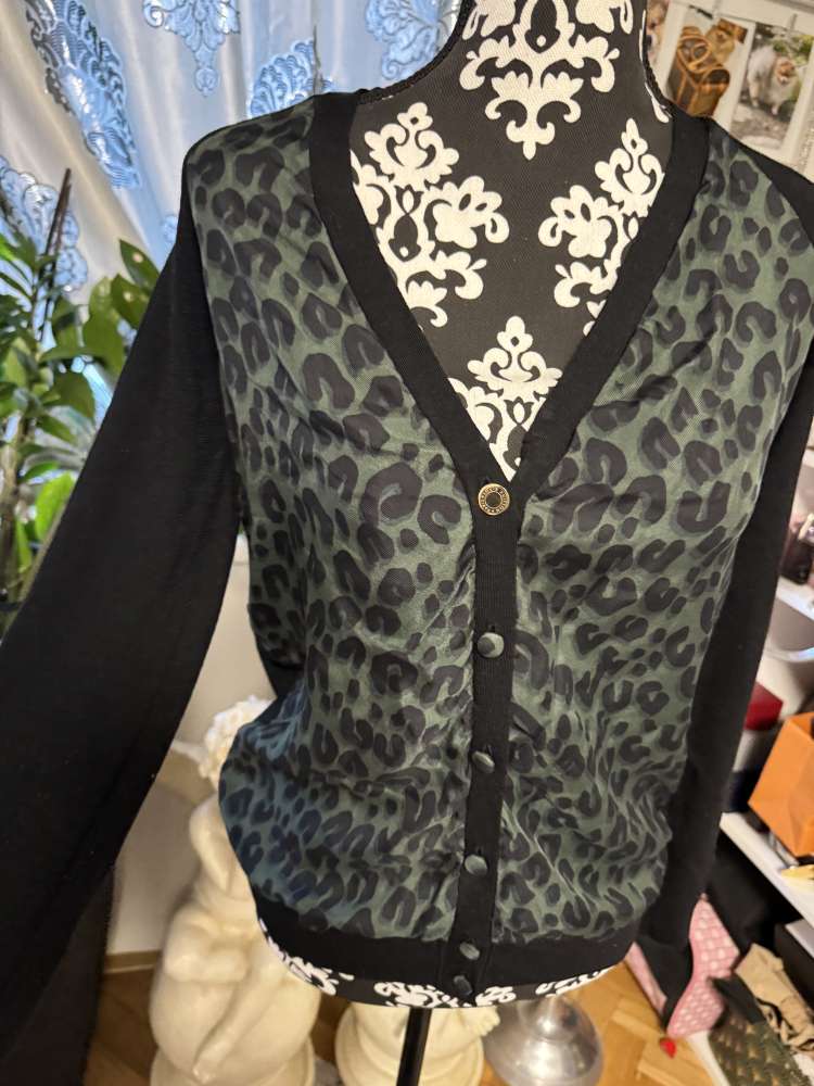 Louis Vuitton leopard