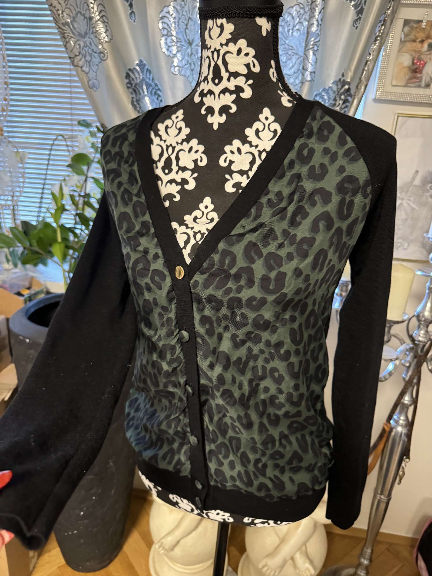 Louis Vuitton leopard