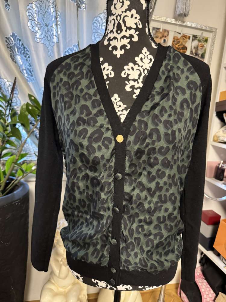 Louis Vuitton leopard
