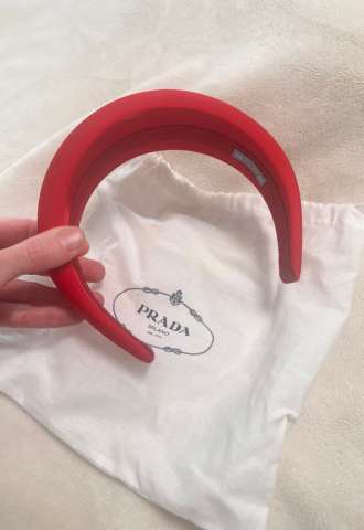 https://www.vipluxury.sk/Prada čelenka