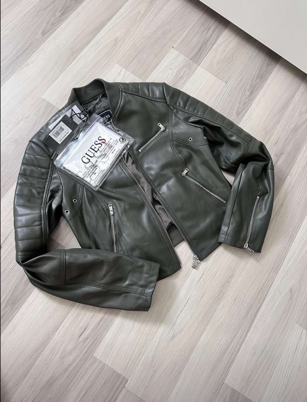 Khaki bunda Guess