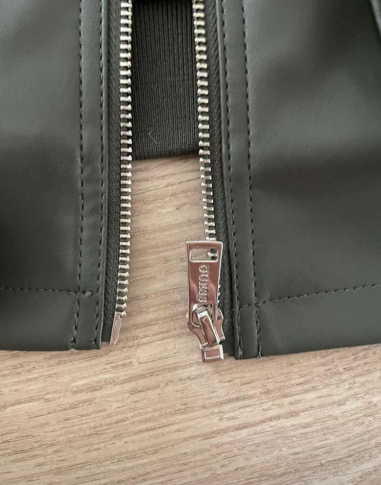 Khaki bunda Guess