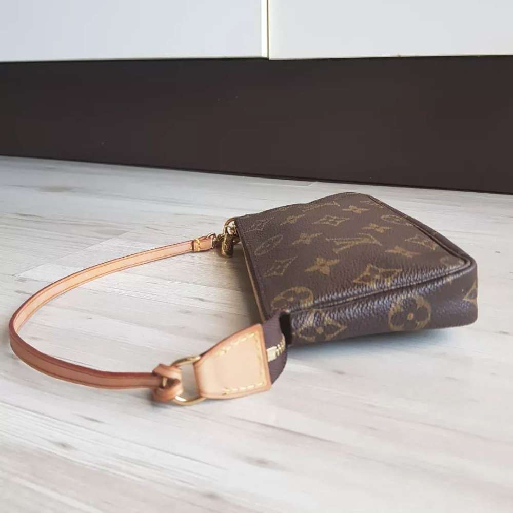 Louis Vuitton Pochette Accessoires - VIP LUXURY