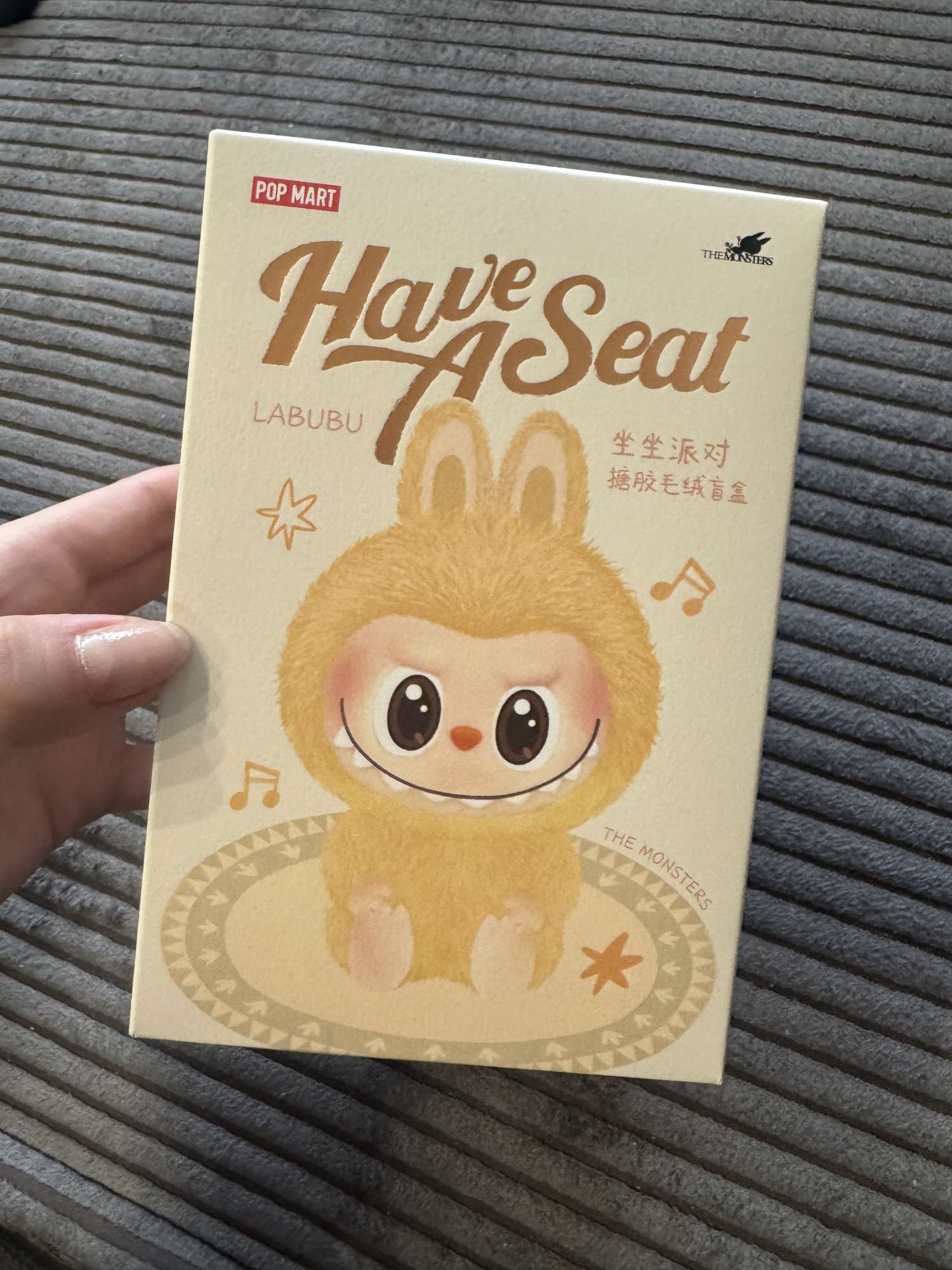 POPMART - Labubu -  Have A Seat - SISI