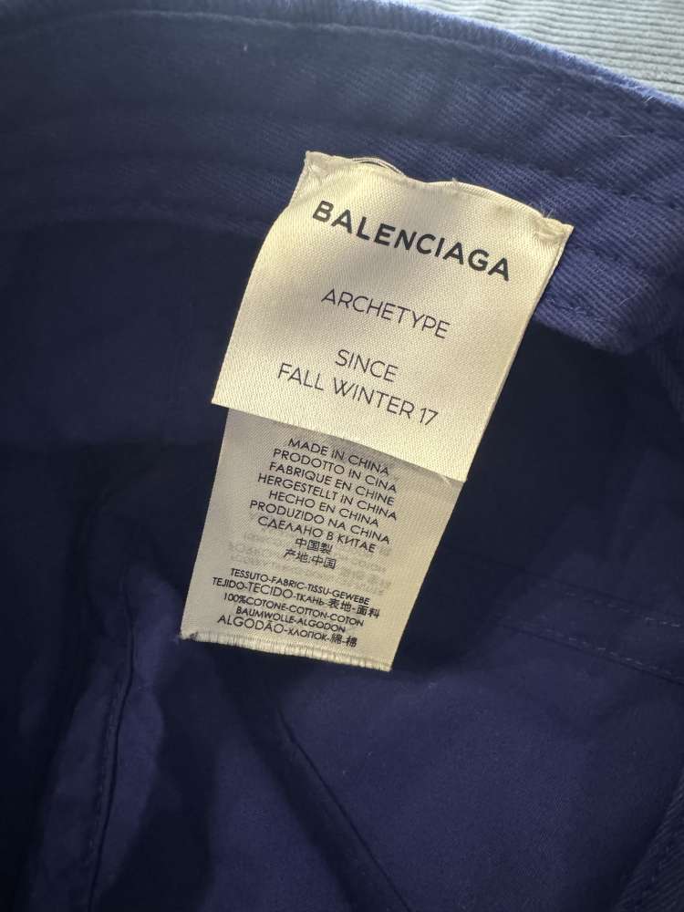 BALENCIAGA  CAP
