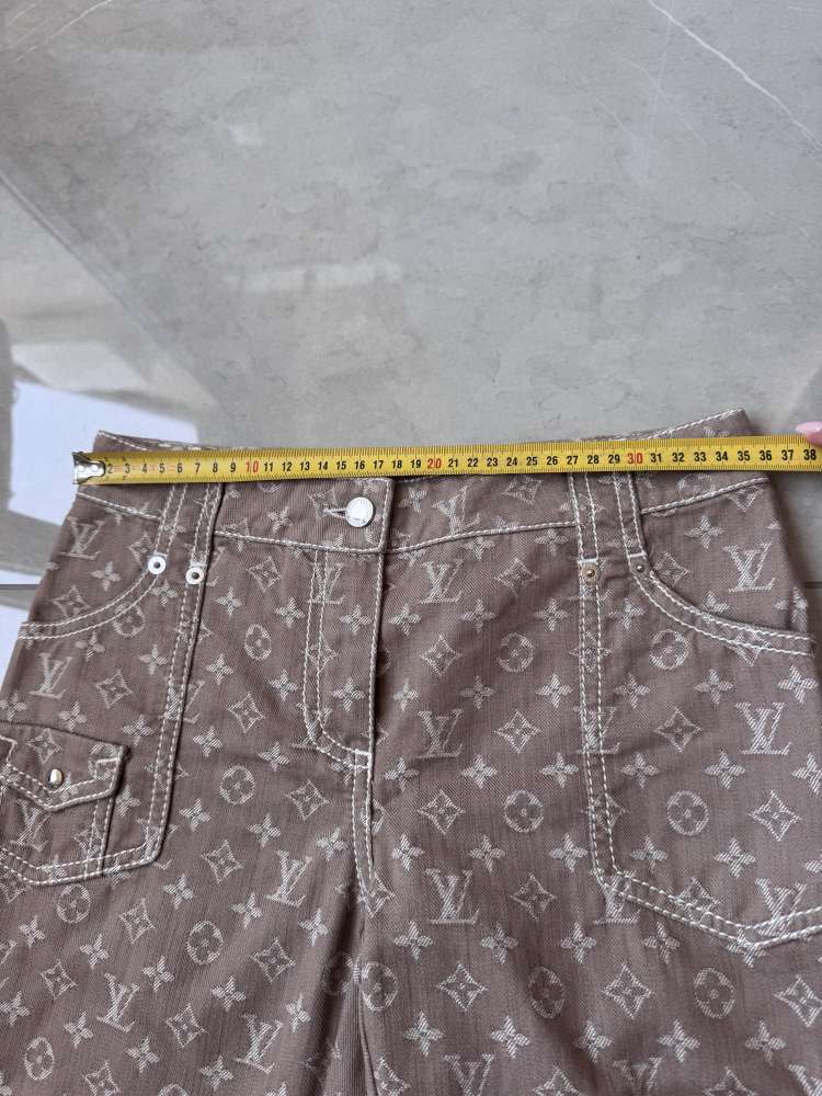 Capri džínsy Louis Vuitton