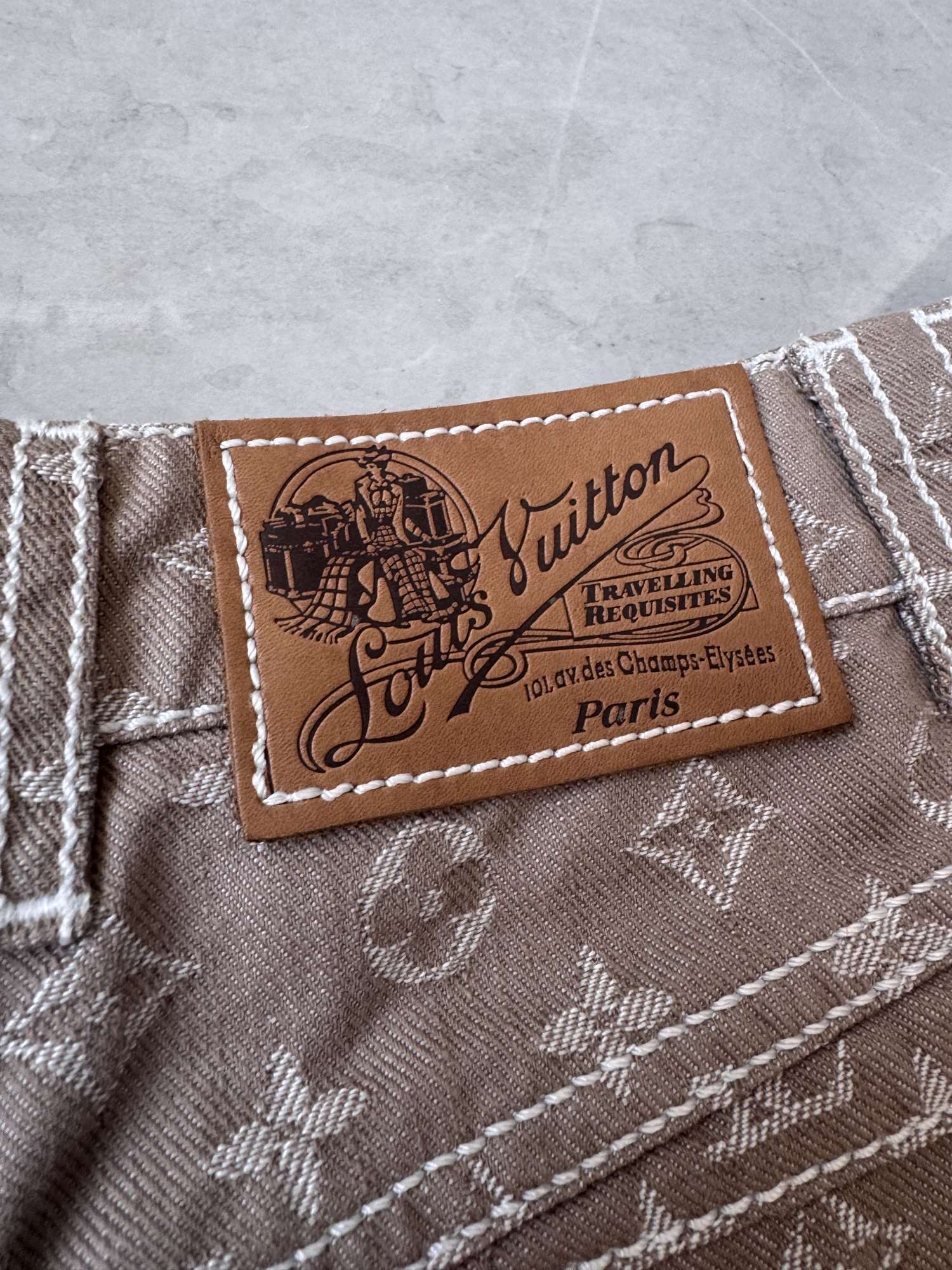 Capri džínsy Louis Vuitton