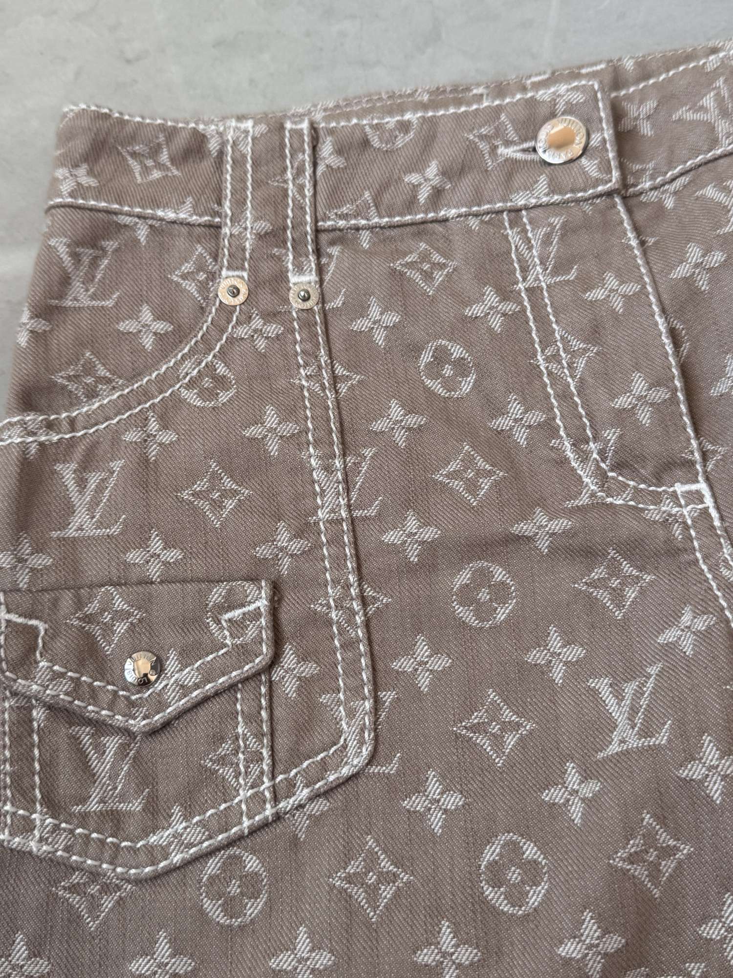 Capri džínsy Louis Vuitton