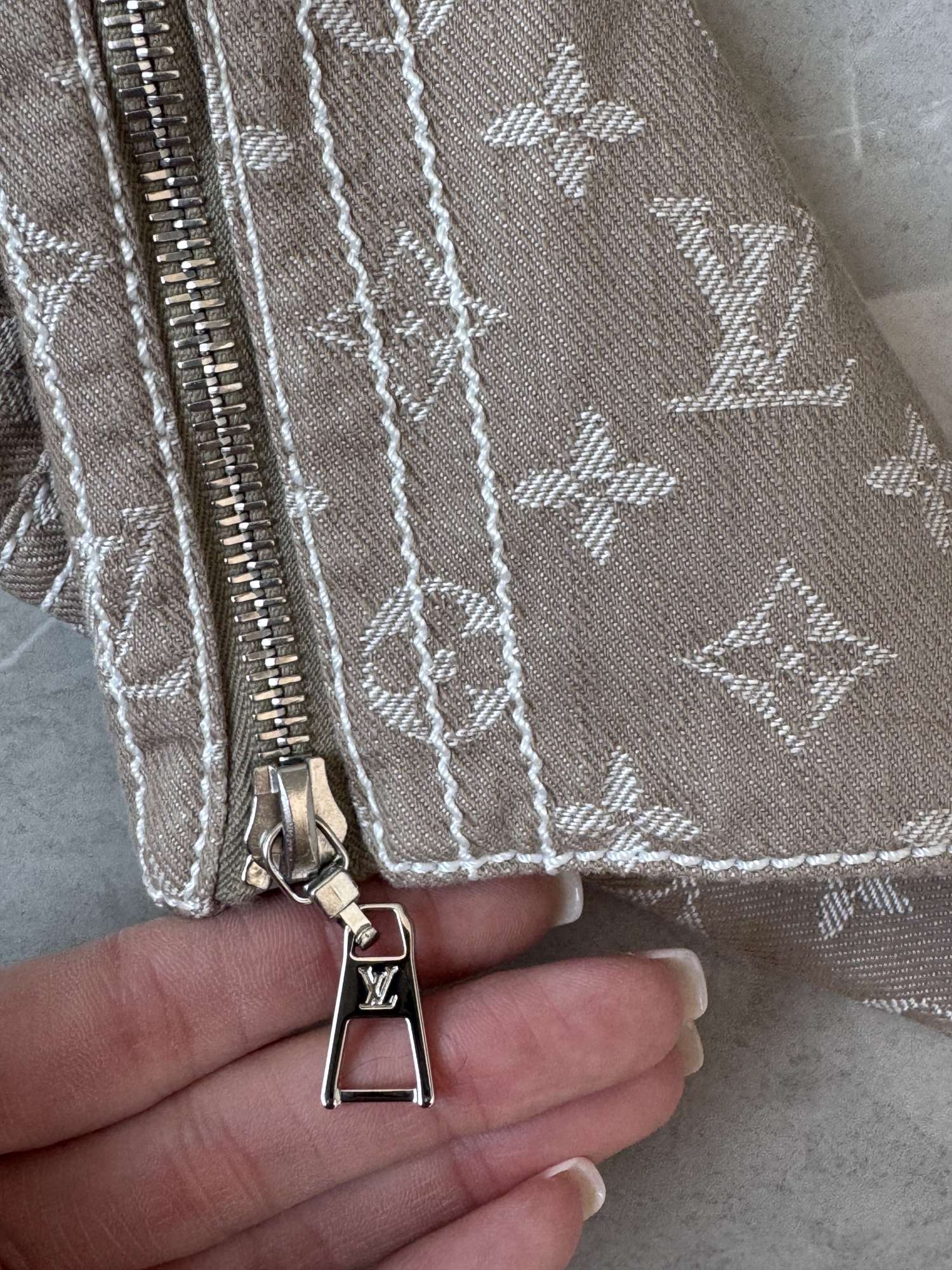 Capri džínsy Louis Vuitton