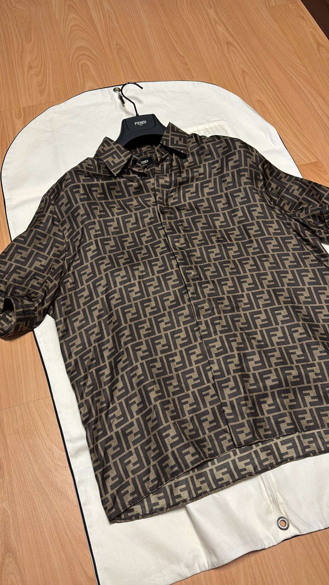 Fendi hodvábna košeľa