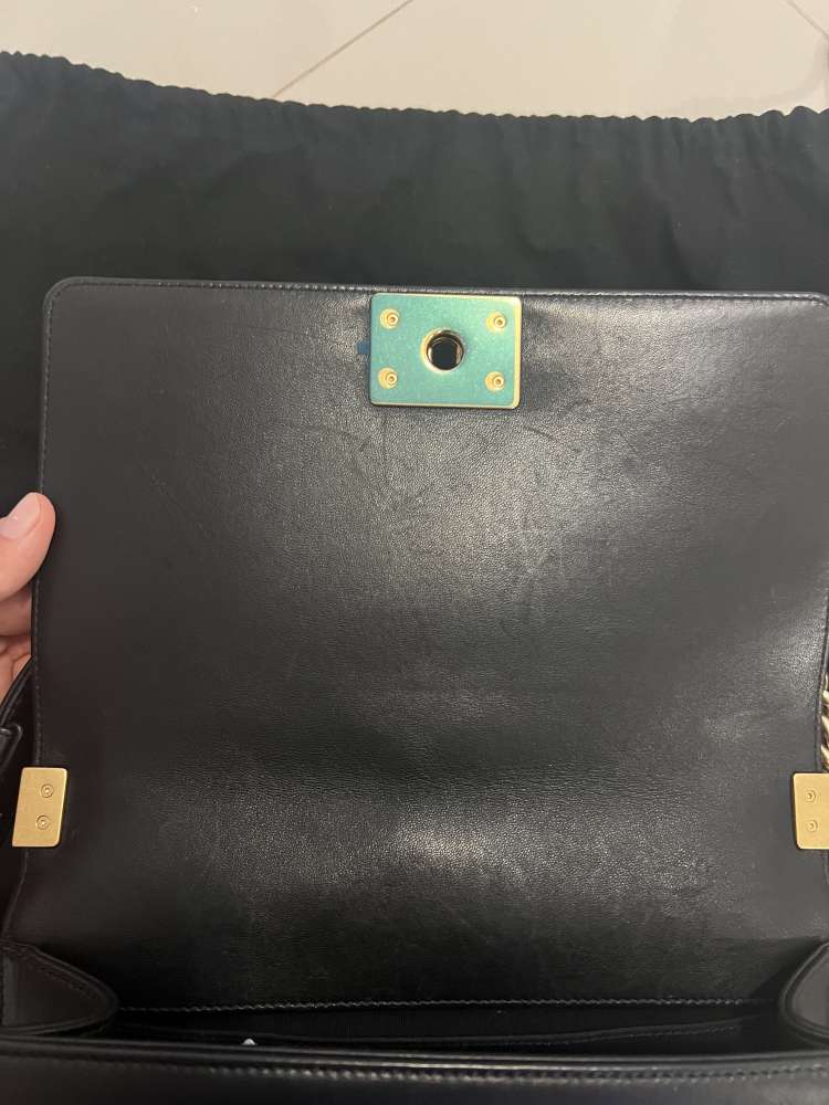 Chanel Boy Medium Cerna