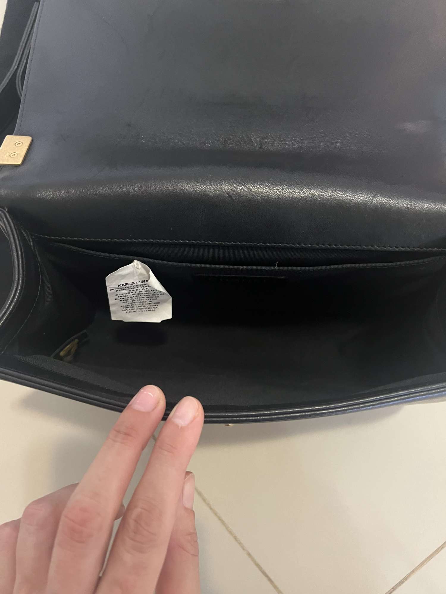 Chanel Boy Medium Cerna