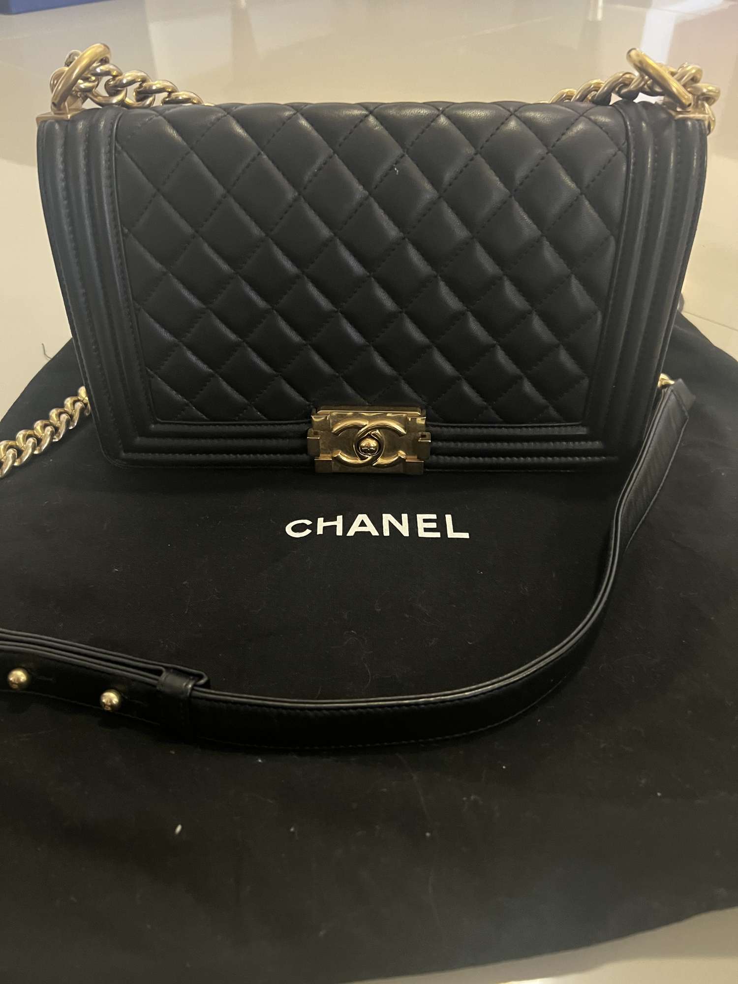 Chanel Boy Medium Cerna