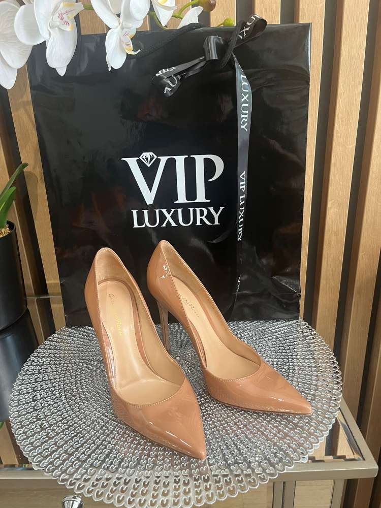 Gianvito Rossi lodičky