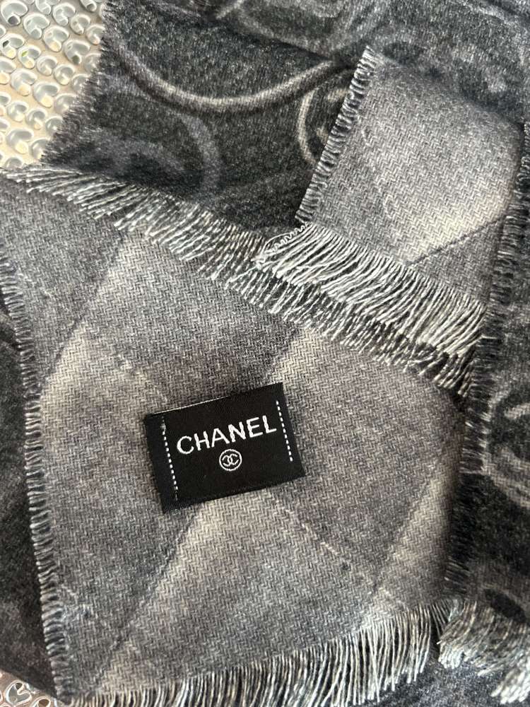 Chanel šatka