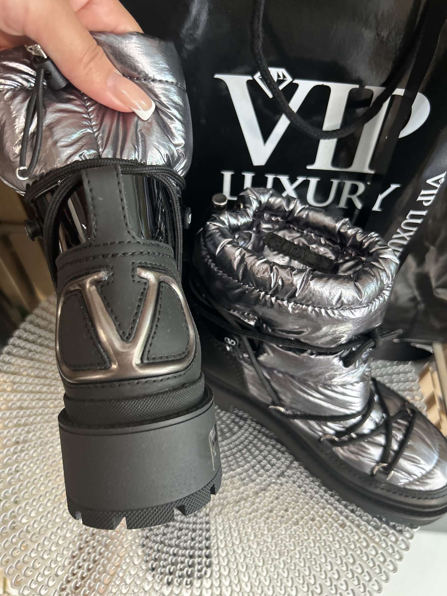 Valentino snehule