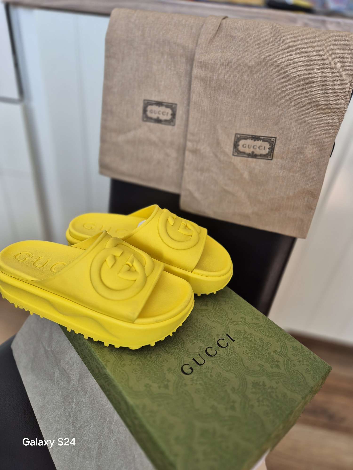 Gucci šĺapky