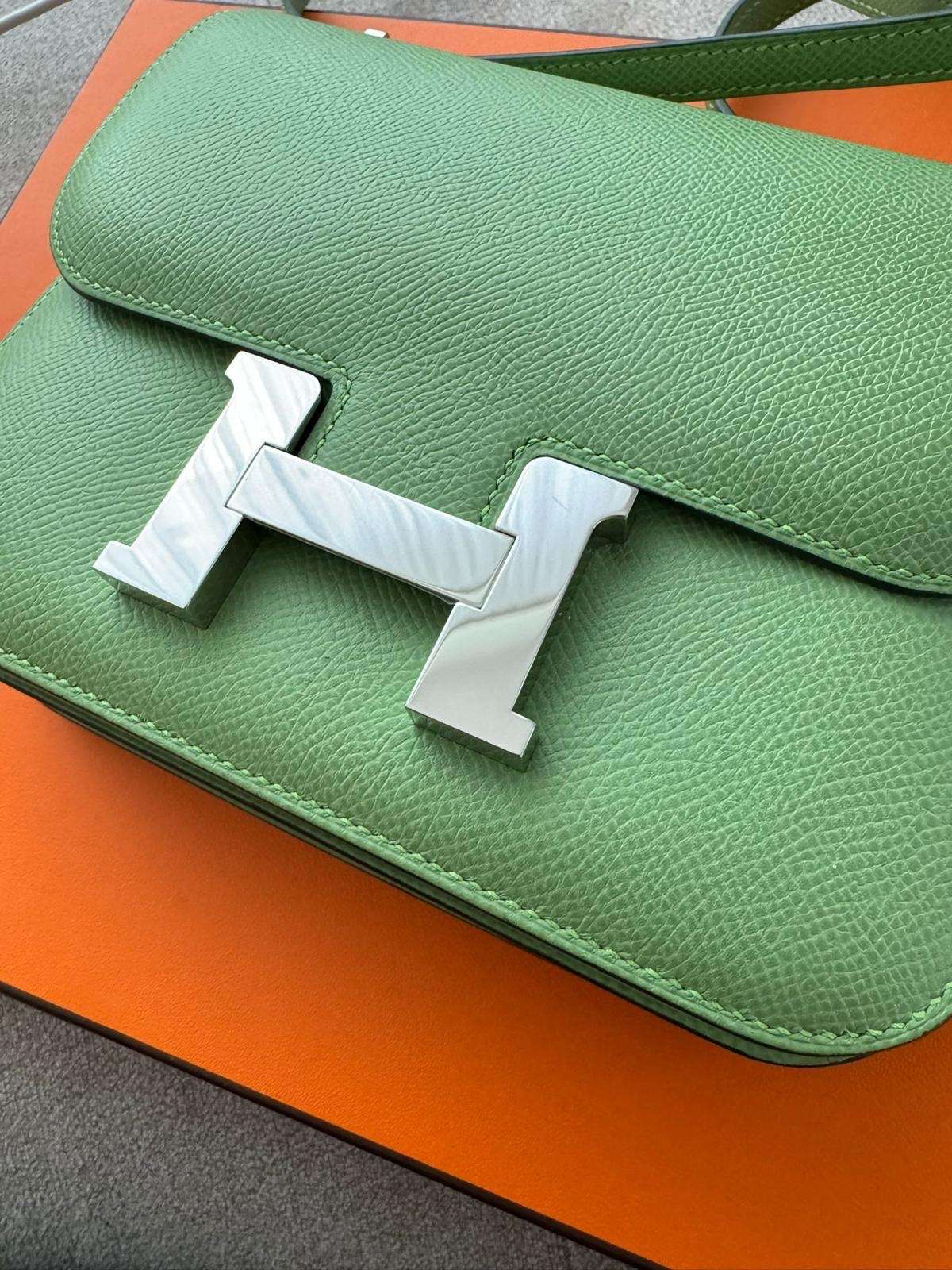 Hermes Constance 18