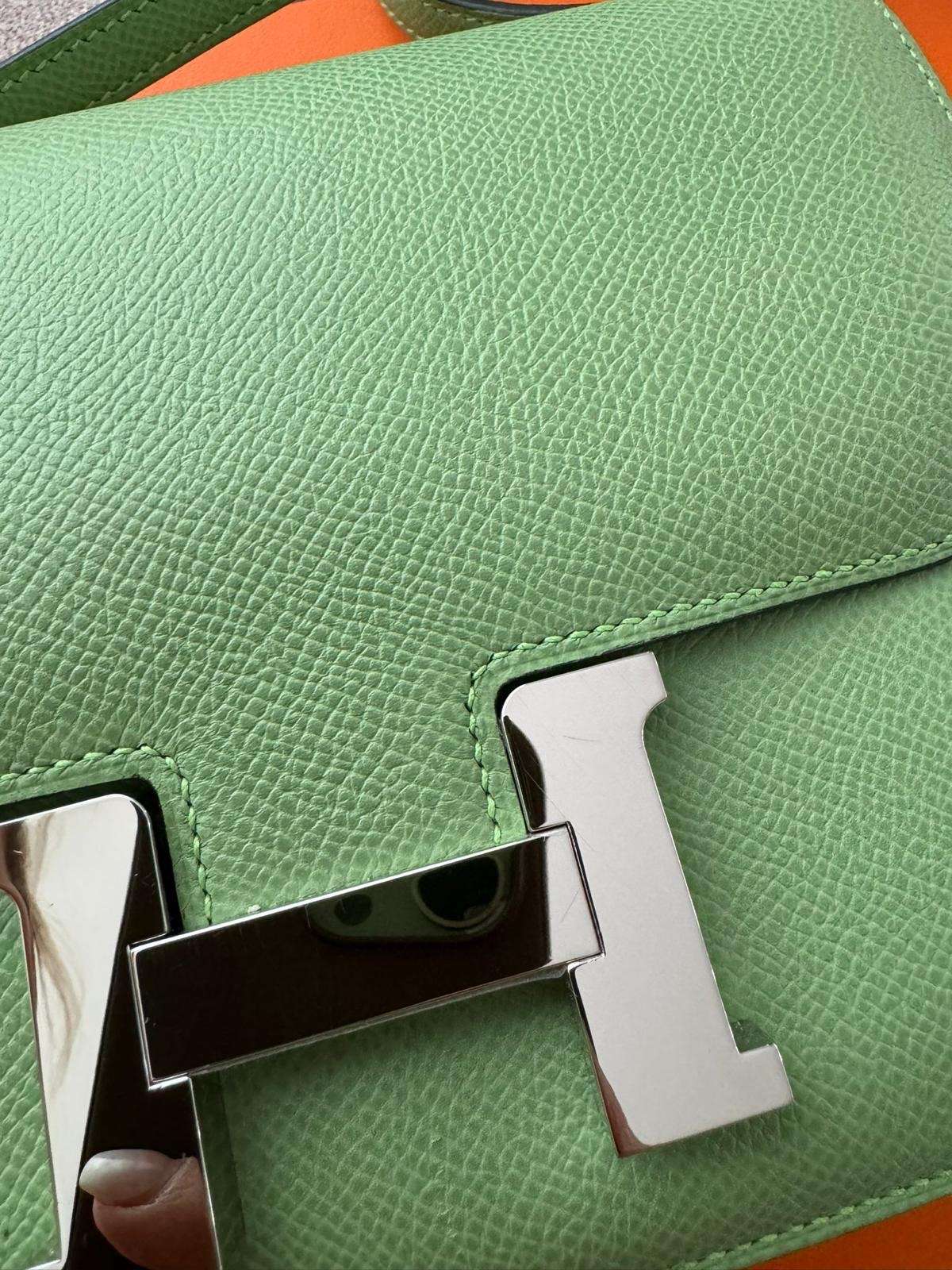 Hermes Constance 18