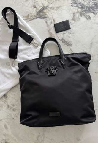 https://www.vipluxury.sk/Versace taska + strap