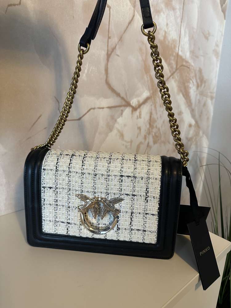 Stylova crossbody kabelka Pinko Love Click