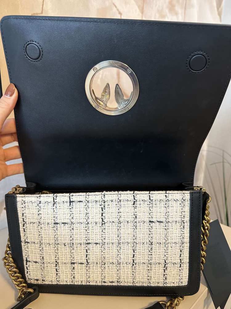 Stylova crossbody kabelka Pinko Love Click