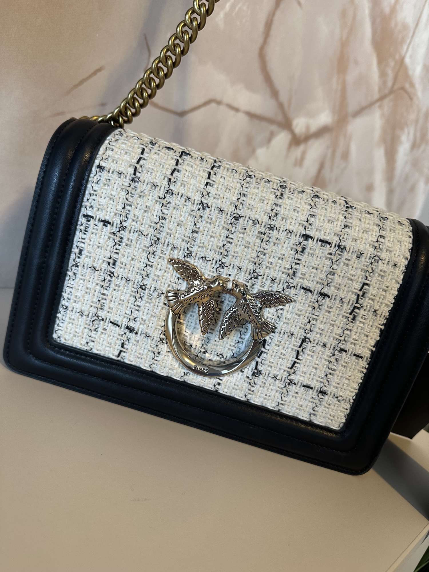 Stylova crossbody kabelka Pinko Love Click