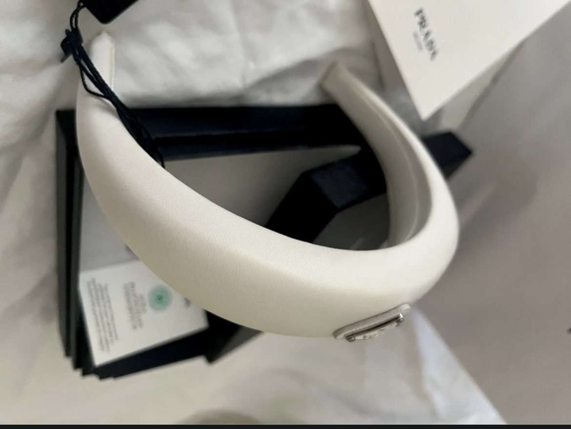 Kremova celenka Prada (hrubsia)