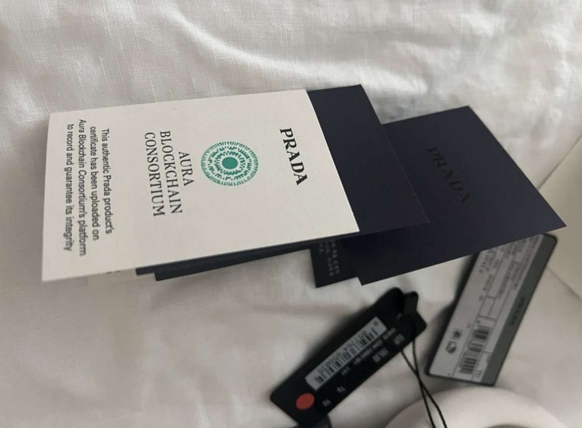 Kremova celenka Prada (hrubsia)