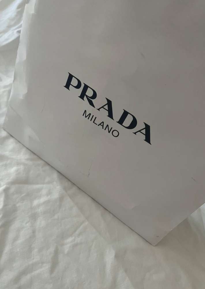 Kremova celenka Prada (hrubsia)