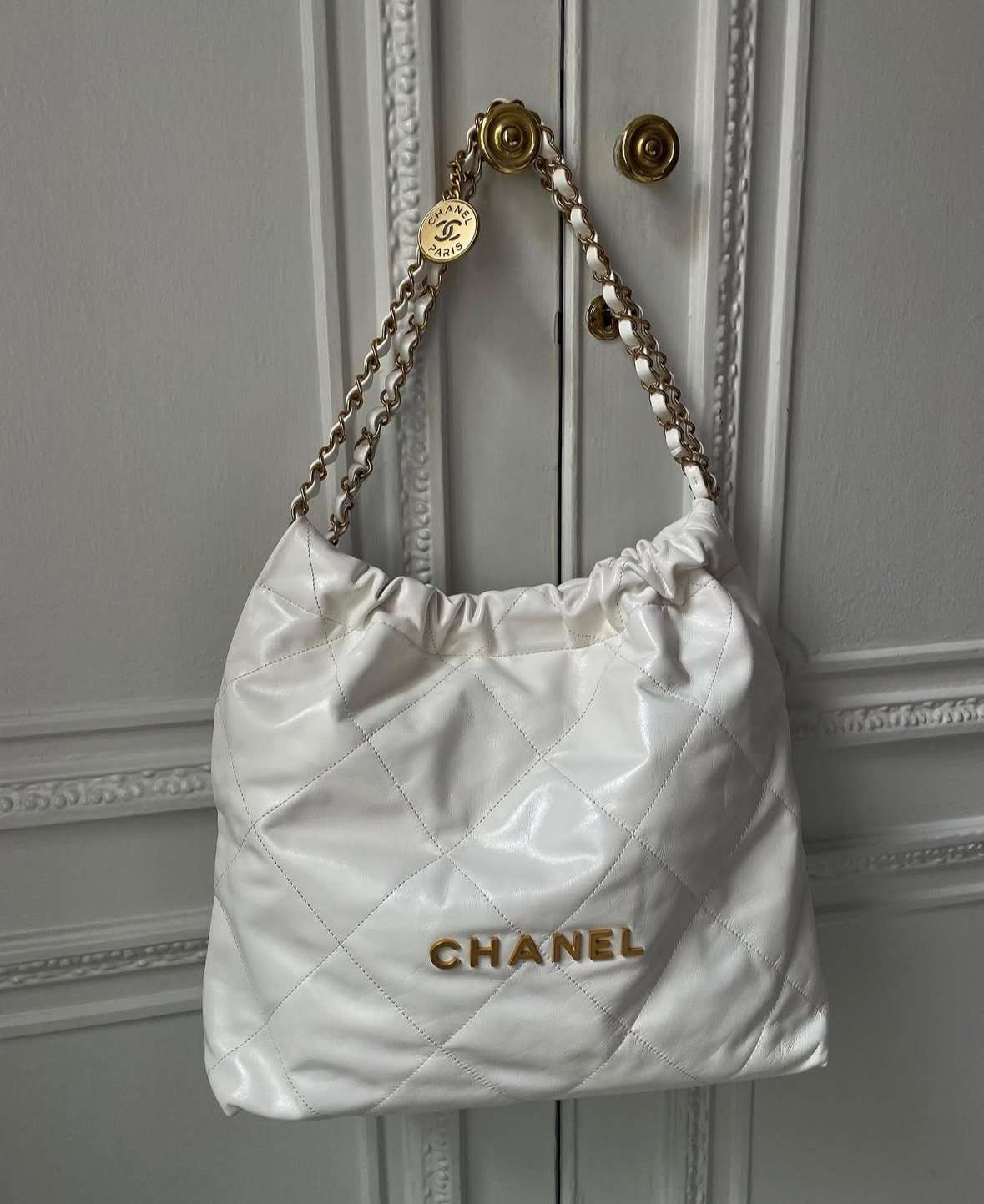 Chanel 22 medium bag