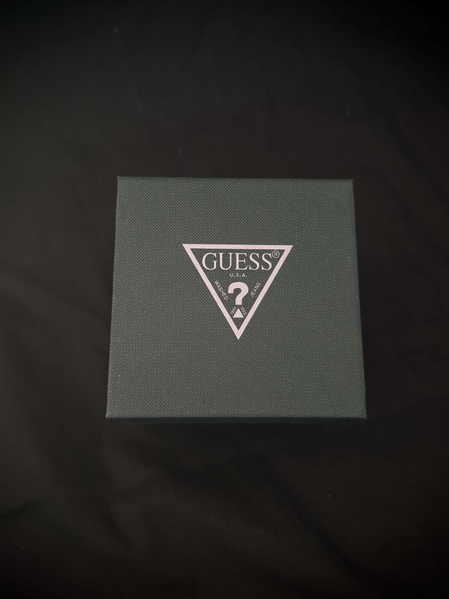 Guess hodinky