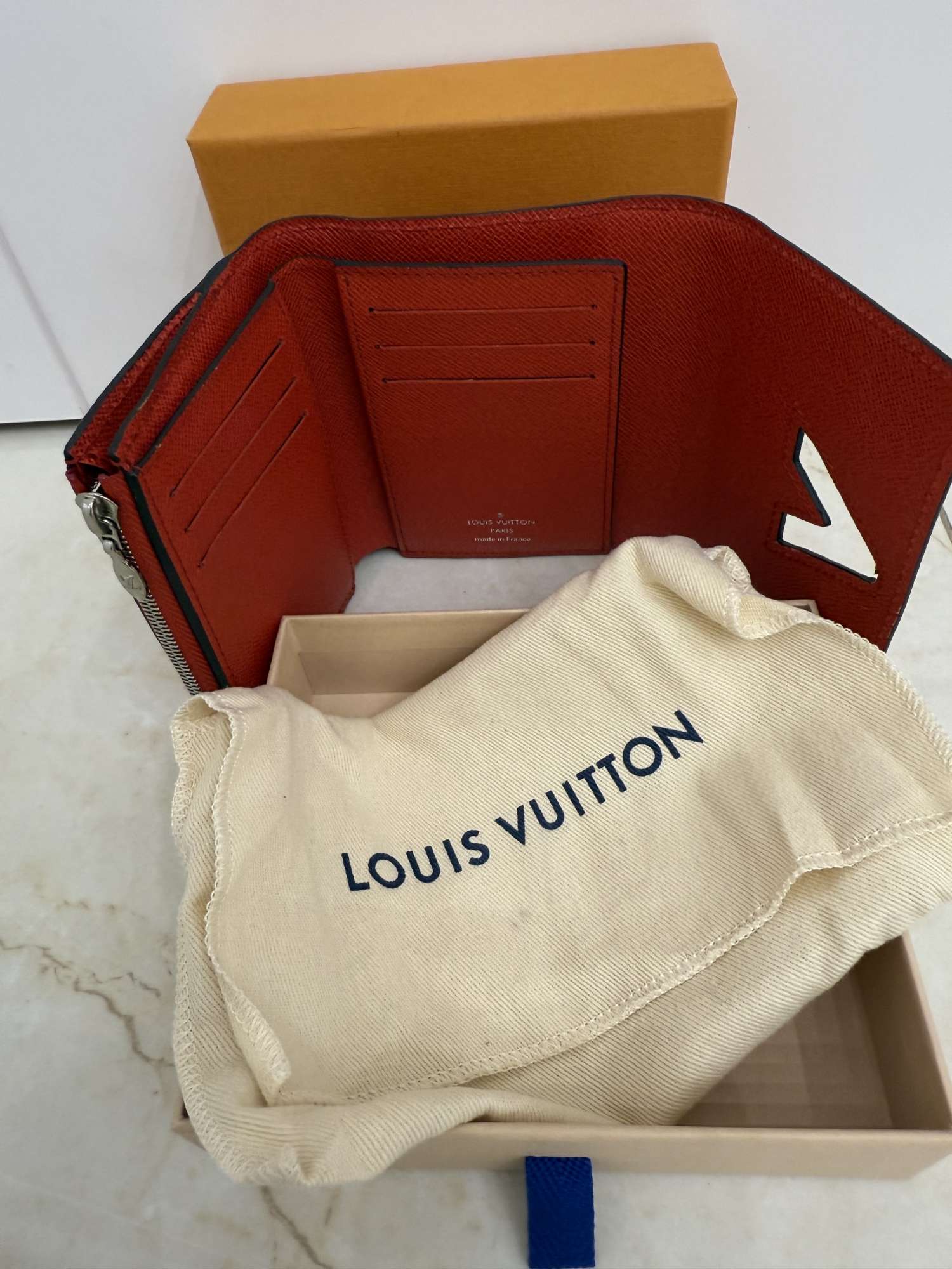 Louis Vuitton penazenka