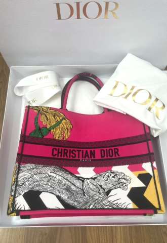 https://www.vipluxury.sk/Christian Dior tote large kabelka