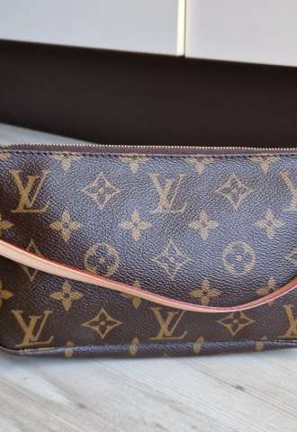 https://www.vipluxury.sk/Louis Vuitton Pochette Accessoires