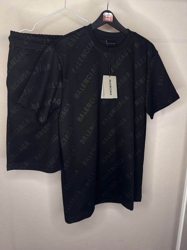 BALENCIAGA Black on Black set