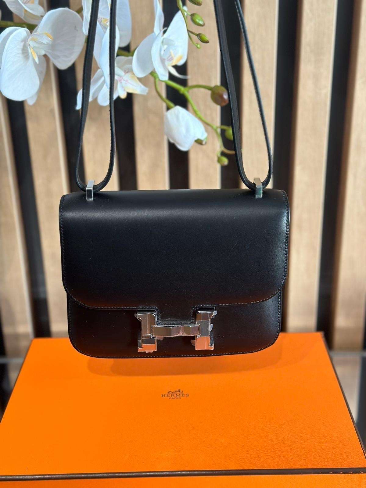 Hermes Constance 18