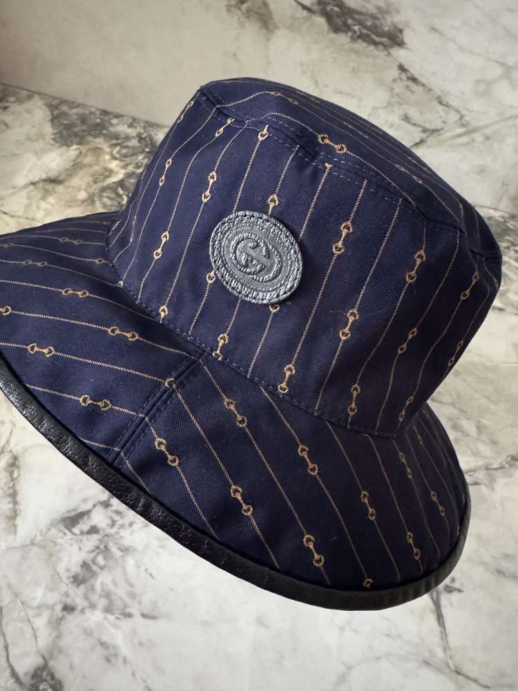 Gucci obojstranny klobuk