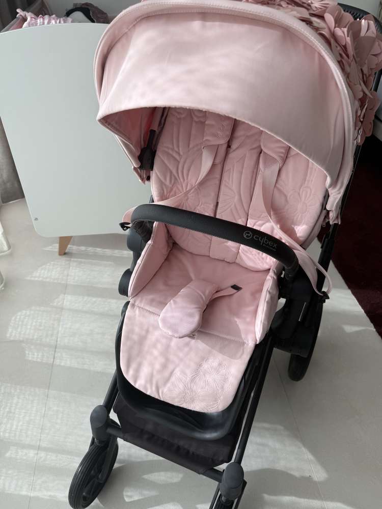 Cybex Priam Simply Flowers pink / black