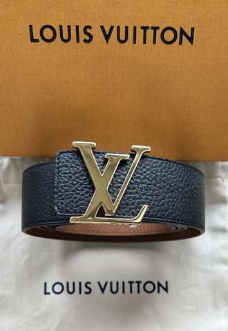 https://www.vipluxury.sk/Nový opasok Louis Vuitton model Initiales 4 cm veľkosť 105