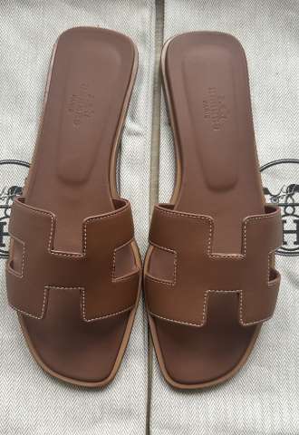 https://www.vipluxury.sk/Nové šľapky HERMES model Oran farba GOLD 38,5