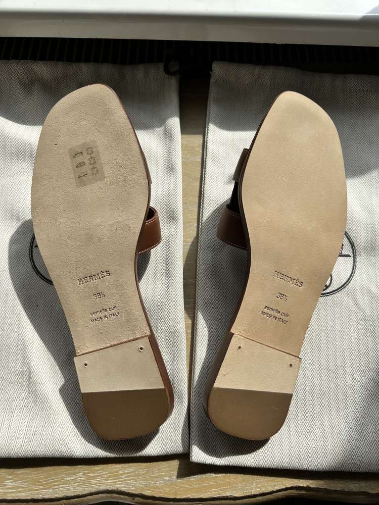 Nové šľapky HERMES model Oran farba GOLD 38,5