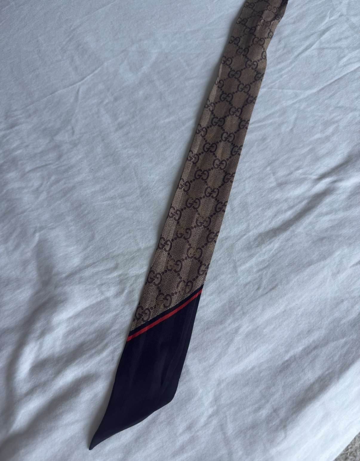 Gucci neck bow