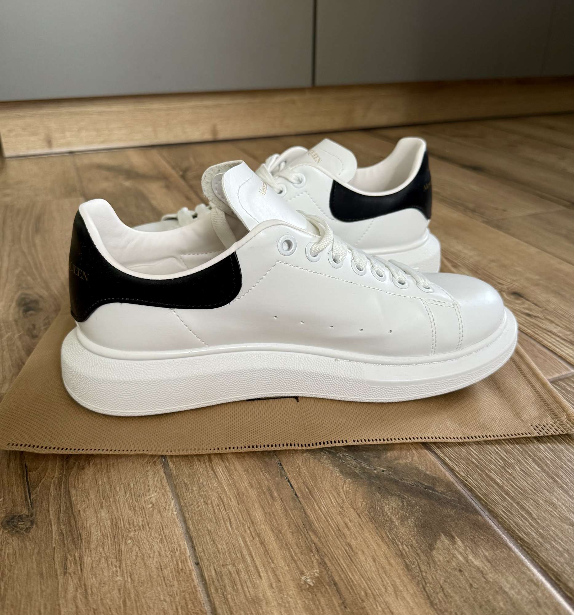 Alexander McQueen 44