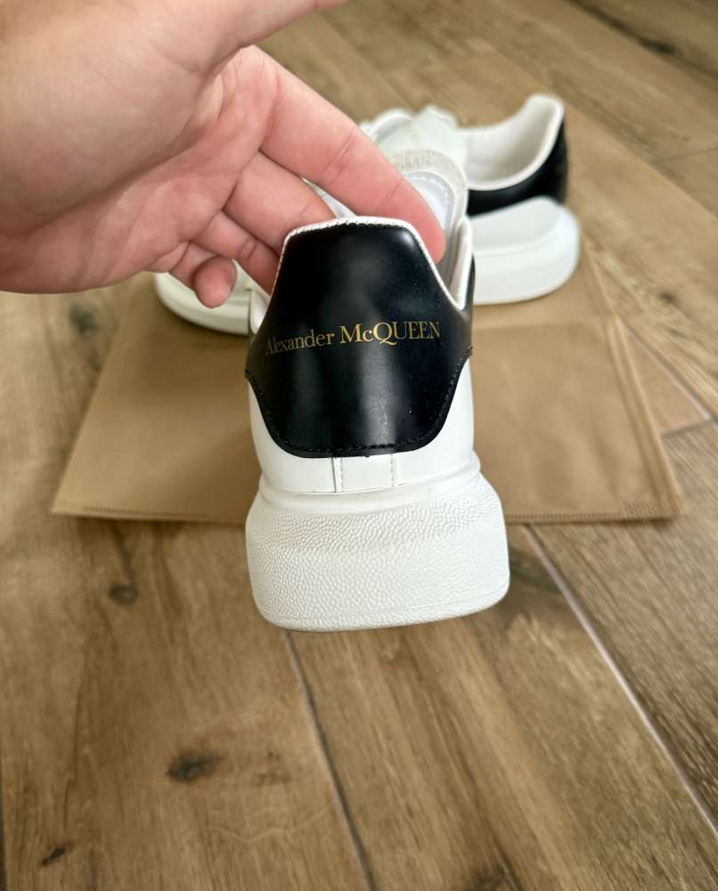 Alexander McQueen 44