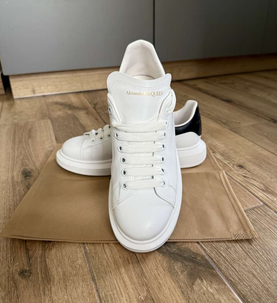 Alexander McQueen 44